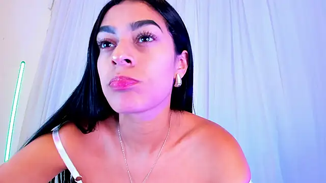 Snapshot of Yasiir_0229 chatting on 3, 10, 2025 Yasiir 0229 online show from 3, 10, 2025