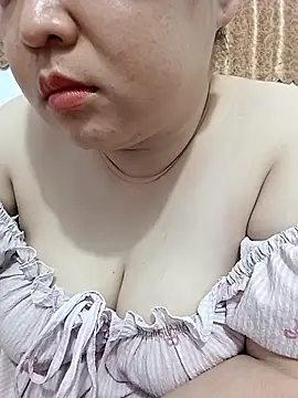 Snapshot of VyOanh2K chatting on 25, 4, 2026 VyOanh2K online show from 25, 4, 2026