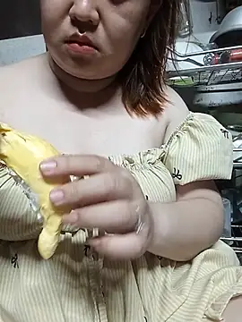 Snapshot of VyOanh2K chatting on 6, 6, 2026 VyOanh2K online show from 6, 6, 2026