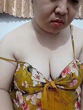 Snapshot of VyOanh2K chatting on 9, 6, 2026 VyOanh2K online show from 9, 6, 2026