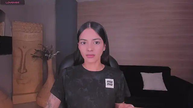 HannahJamesX online show from 3, 1, 2025