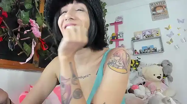 Snapshot of LunaDeCristall chatting on 27, 2, 2025 LunaDeCristall online show from 27, 2, 2025