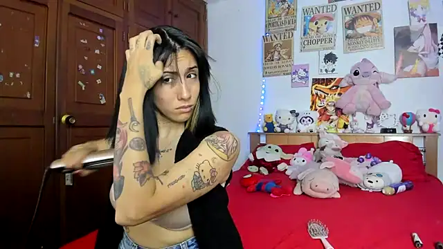 Snapshot of LunaDeCristall chatting on 18, 10, 2025 LunaDeCristall online show from 18, 10, 2025