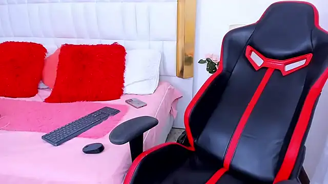 Snapshot of MadelineJackson chatting on 9, 1, 2025 MadelineJackson online show from 9, 1, 2025