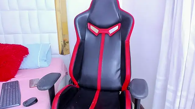 Snapshot of MadelineJackson chatting on 16, 2, 2025 MadelineJackson online show from 16, 2, 2025