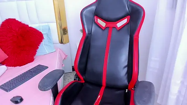 Snapshot of MadelineJackson chatting on 21, 3, 2025 MadelineJackson online show from 21, 3, 2025