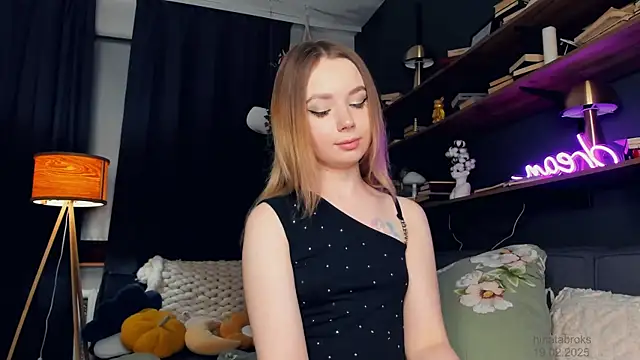 DominikaElis online show from 20, 2, 2025