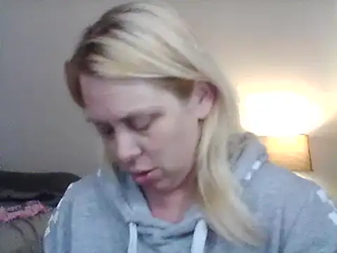 Snapshot of burrkitty chatting on 27, 12, 2024 burrkitty online show from 27, 12, 2024