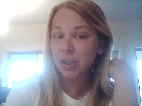 Snapshot of burrkitty chatting on 10, 10, 2025 burrkitty online show from 10, 10, 2025