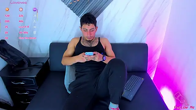 Piggy Eddy online show from 3, 12, 2025