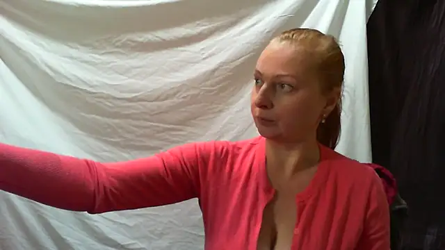 Snapshot of Redheadgreeneyed-maks chatting on 16, 10, 2025 Redheadgreeneyed-maks online show from 16, 10, 2025