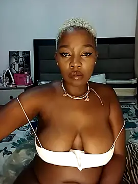 Snapshot of bigbootyboohle chatting on 4, 1, 2025 bigbootyboohle online show from 4, 1, 2025