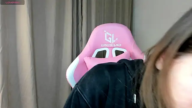 Nicole Charm online show from 25, 2, 2025