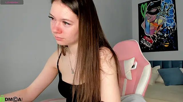 Nicole Charm online show from 4, 2, 2026