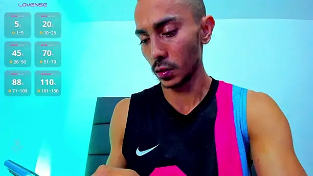 Snapshot of steven_hott8 chatting on 8, 2, 2026 steven hott8 online show from 8, 2, 2026