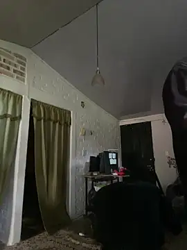 Snapshot of FlpGmz chatting on 19, 10, 2025 FlpGmz online show from 19, 10, 2025