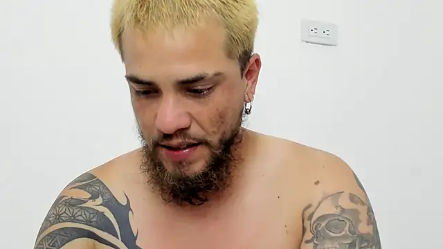 Snapshot of Beard_xox chatting on 13, 6, 2026 Beard xox online show from 13, 6, 2026