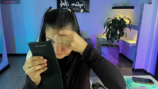 TifanyWhite  online show from 10, 2, 2025