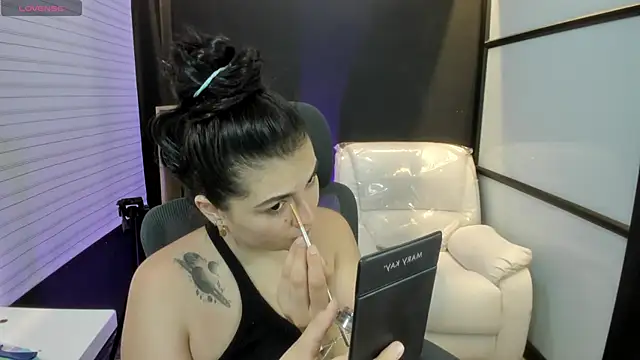 TifanyWhite  online show from 13, 3, 2025