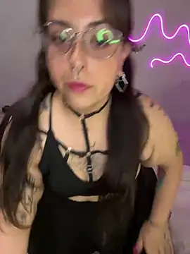 Mizztikaa online show from 4, 2, 2025