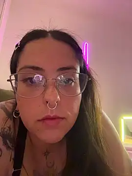 Snapshot of Mizztikaa chatting on 4, 2, 2026 Mizztikaa online show from 4, 2, 2026