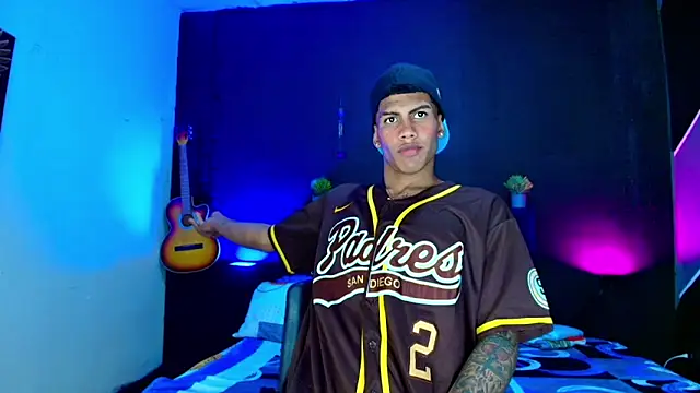 Damian latinxxx online show from 25, 2, 2025