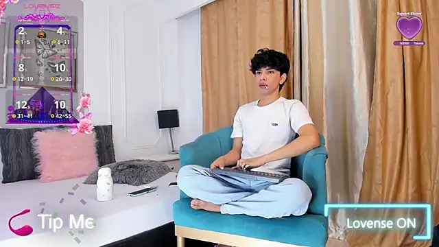 Snapshot of Santy_carrington chatting on 8, 2, 2025 Santy carrington online show from 8, 2, 2025