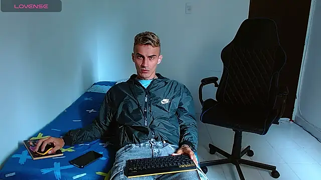 bray hotboy777 online show from 11, 10, 2025