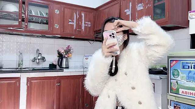 LyLy Office online show from 10, 3, 2026