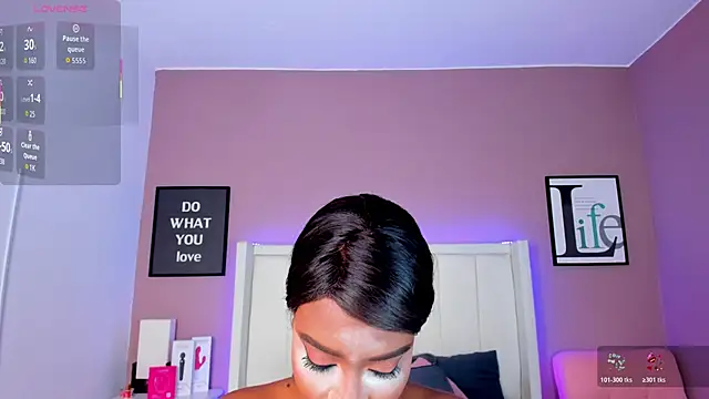 Britanymooree online show from 8, 11, 2025