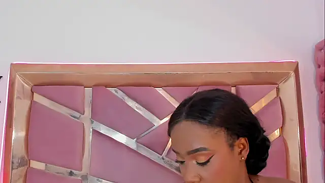 Britanymooree online show from 14, 5, 2026