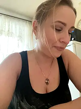 Snapshot of OlgaBuzzz chatting on 4, 12, 2024 OlgaBuzzz online show from 4, 12, 2024