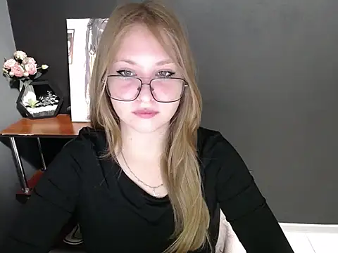 lady minx online show from 10, 10, 2025