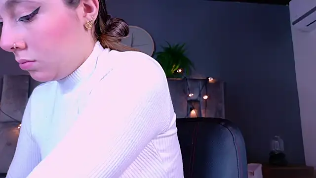 AmbarHills 1 online show from 11, 11, 2025