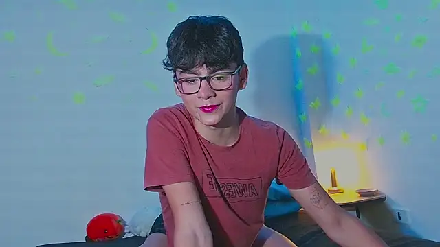 Snapshot of arnold_laurent_ chatting on 6, 12, 2024 arnold laurent  online show from 6, 12, 2024