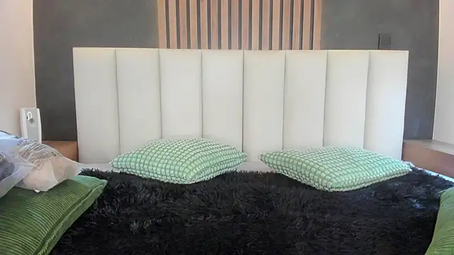 AbbyWathson online show from 17, 4, 2026