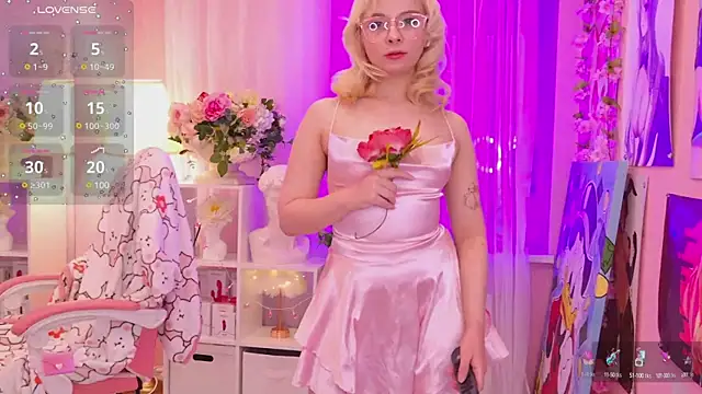 Coconut Mia online show from 5, 3, 2025