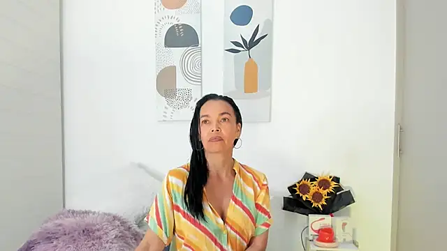 Evawalker  online show from 9, 10, 2025