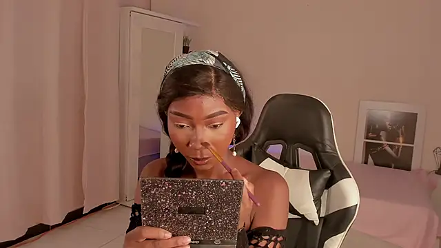 SavannahWildee online show from 10, 12, 2024