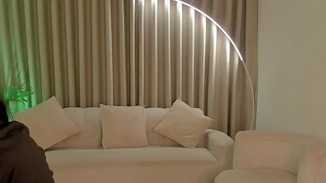 SavannahWildee online show from 20, 9, 2025