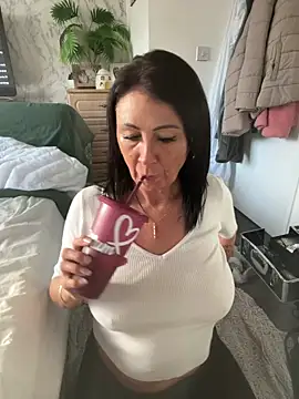 Snapshot of Naughtynanny75 chatting on 10, 12, 2024 Naughtynanny75 online show from 10, 12, 2024