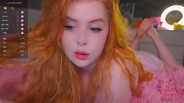 RedHotVixen0 online show from 3, 11, 2025