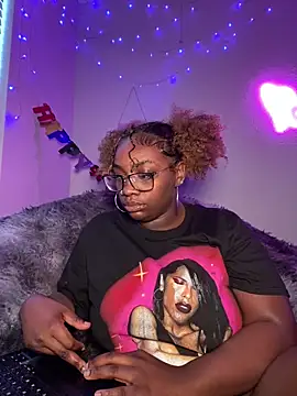 LillShayy online show from 8, 11, 2025