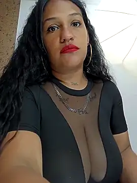 Snapshot of Michelle_Brito1 chatting on 10, 3, 2025 Michelle Brito1 online show from 10, 3, 2025