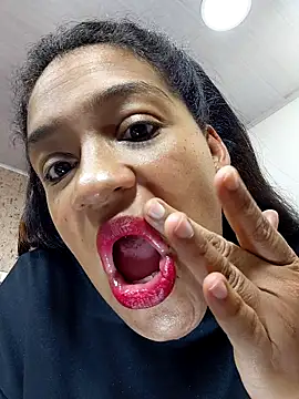 Snapshot of Michelle_Brito1 chatting on 23, 10, 2025 Michelle Brito1 online show from 23, 10, 2025