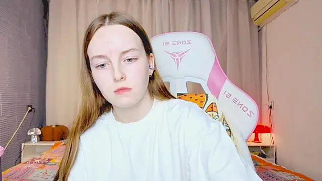 Snapshot of Wild__flowers chatting on 14, 11, 2025 Wild flowers online show from 14, 11, 2025