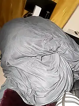 Hugemassivebootie online show from 20, 10, 2025