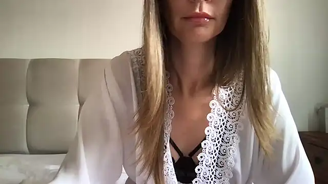 paolajonez online show from 5, 12, 2024