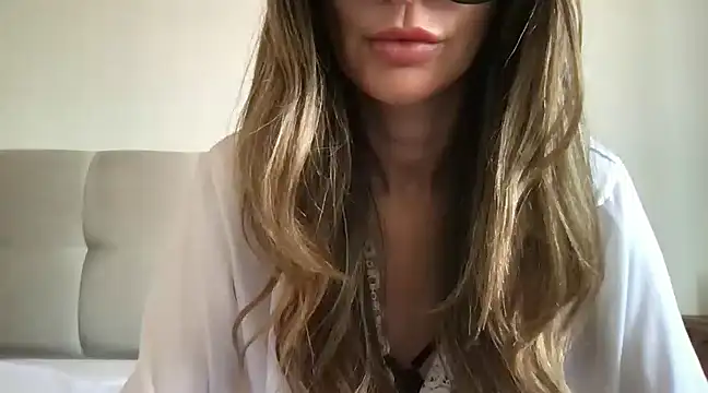 paolajonez online show from 18, 12, 2024