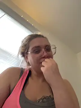 Snapshot of Lalalynn chatting on 23, 4, 2026 Lalalynn online show from 23, 4, 2026
